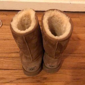 Chestnut UGG size 9 women’s boots